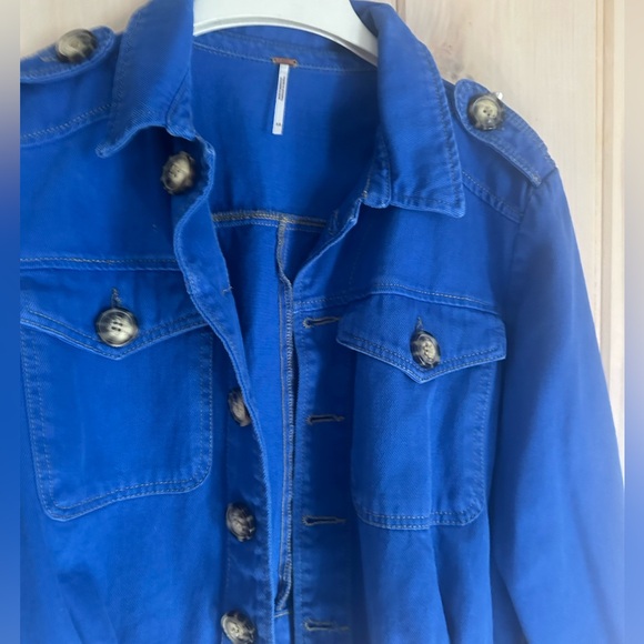 Free People Bright Royal Blue Denim Jacket Size XS Buttons and Pockets - Picture 5 of 5